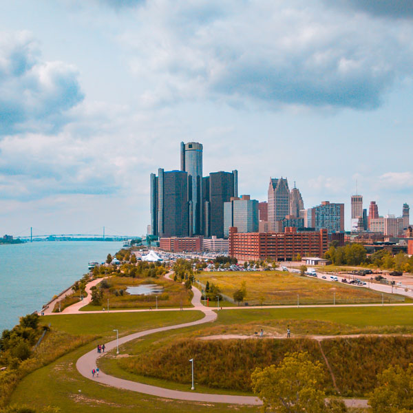 longshot of the city of Detroit taken by the river